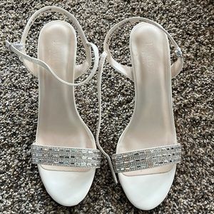 David’s bridal wedding shoes. Size 8.5. Ivory